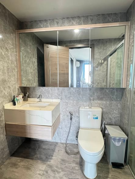 bathroom of Artisan Ratchada