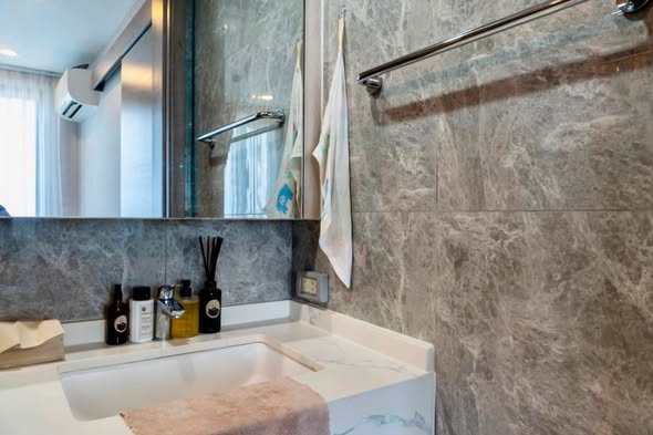 bathroom of Artisan Ratchada