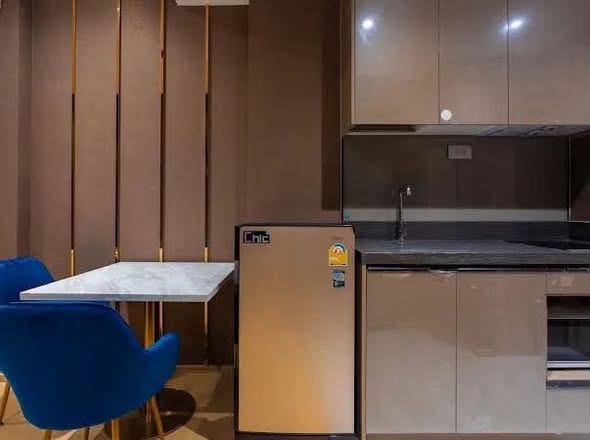 bathroom and kitchen of ASHTON Asoke – Rama 9