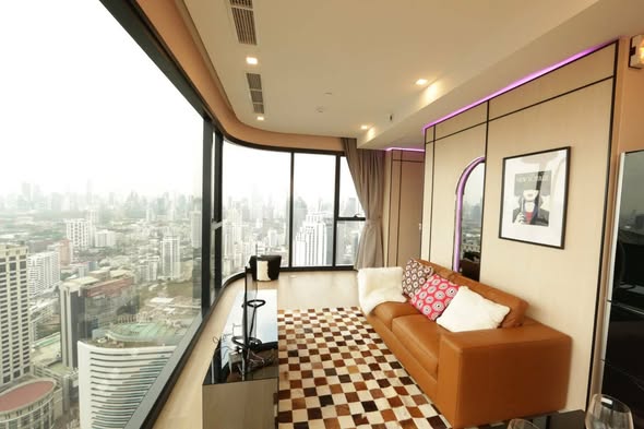 bedroom of Ashton Asoke