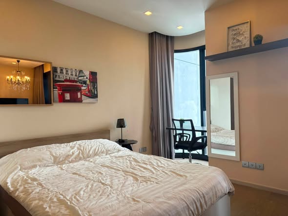 bedroom of Ashton Asoke