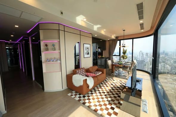 bedroom of Ashton Asoke