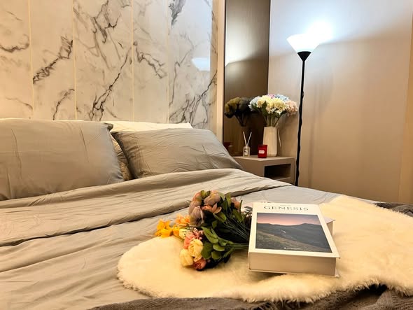 bedroom of Ashton Asoke