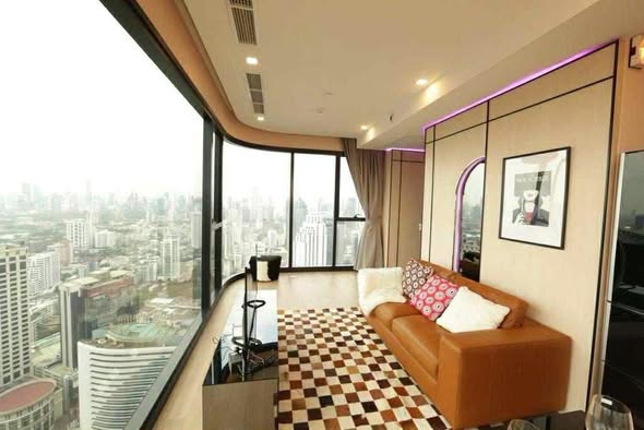bedroom of Ashton Asoke