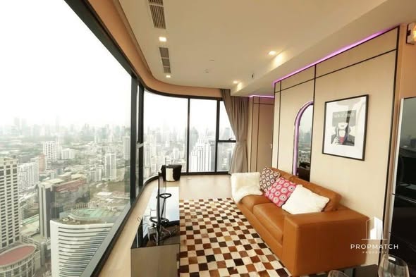 bedroom of Ashton Asoke