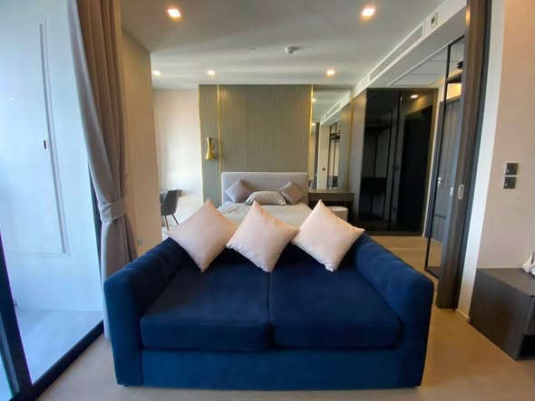 bedroom and living room of Ashton Asoke