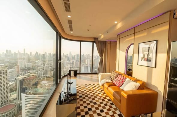 living room and bedroom of Ashton Asoke
