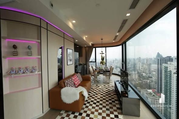 living room and bedroom of Ashton Asoke