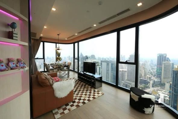 living room and bedroom of Ashton Asoke