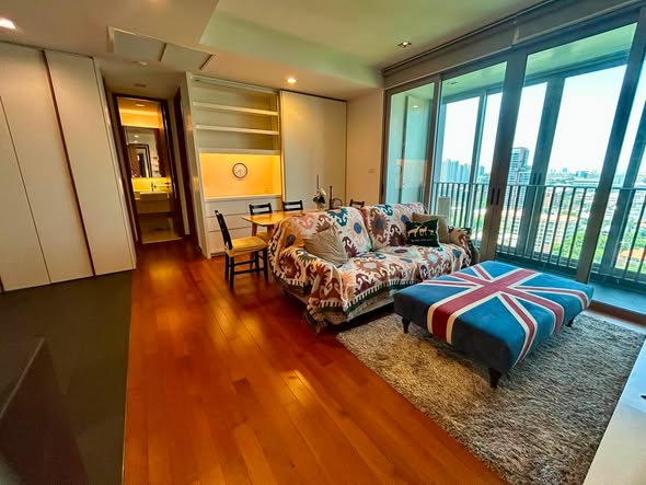 living room and bedroom of Ashton Morph 38
