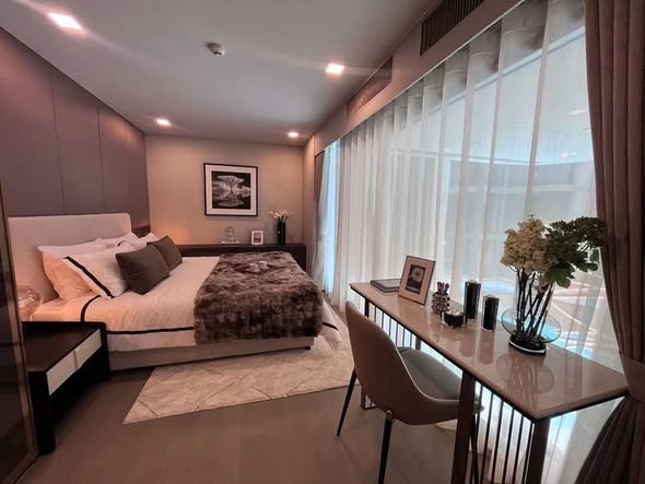 bedroom and bathroom of Ashton Residence 41