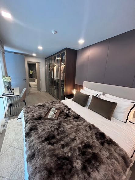 bedroom and room interior of Ashton Residence 41