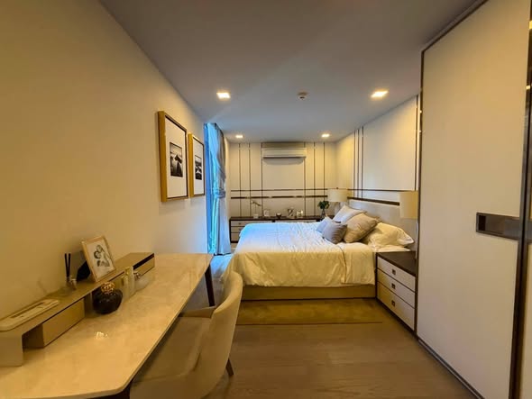 bedroom and room interior of Ashton Residence 41