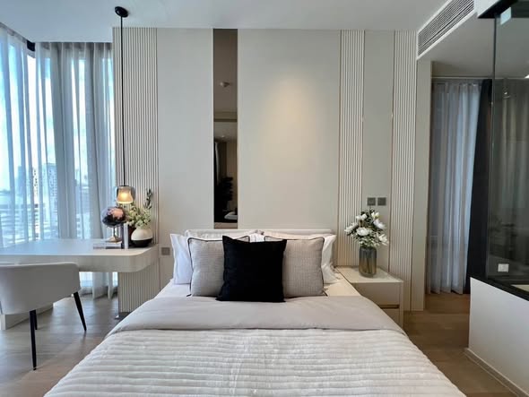 bedroom of Ashton Silom