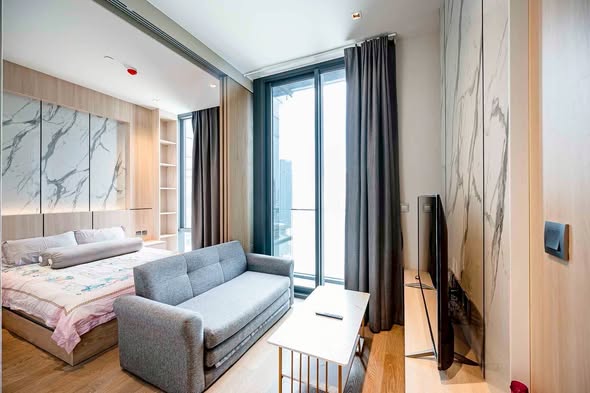 bedroom of Ashton Silom