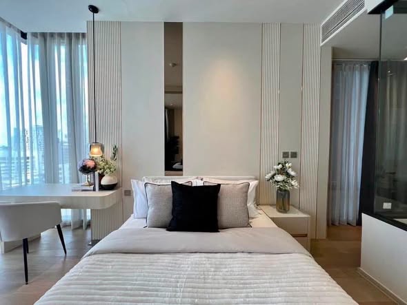 bedroom of Ashton Silom