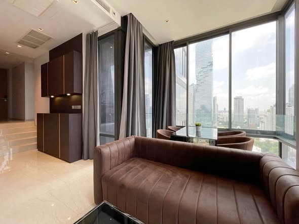 bedroom and living room of Ashton Silom