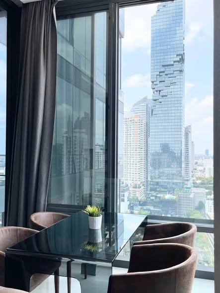 Ashton Silom