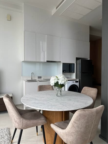 room interior of Ashton Silom