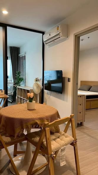 bedroom and living room of แอสปาย เอราวัณ ไพร์ม Aspire Erawan Prime