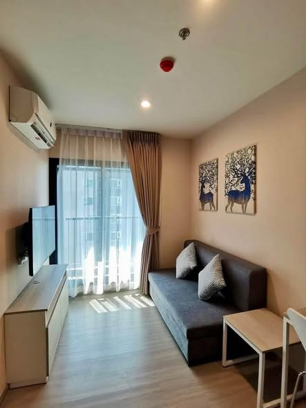 bedroom and living room of แอสปาย เอราวัณ ไพร์ม Aspire Erawan Prime