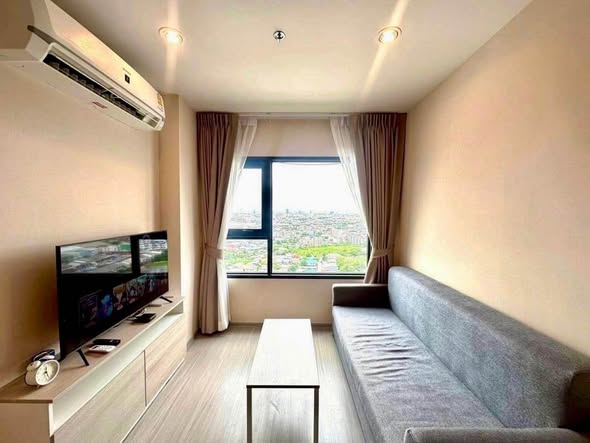 living room of แอสปาย เอราวัณ ไพร์ม Aspire Erawan Prime