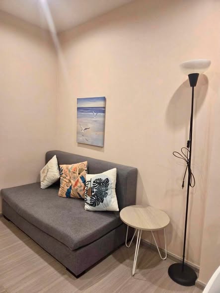 living room of แอสปาย เอราวัณ ไพร์ม Aspire Erawan Prime