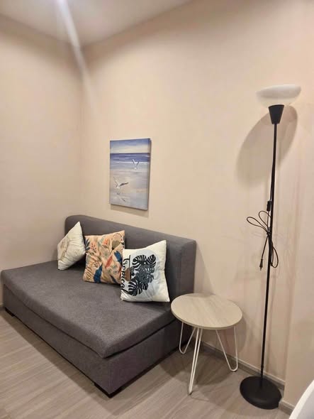 living room of แอสปาย เอราวัณ ไพร์ม Aspire Erawan Prime