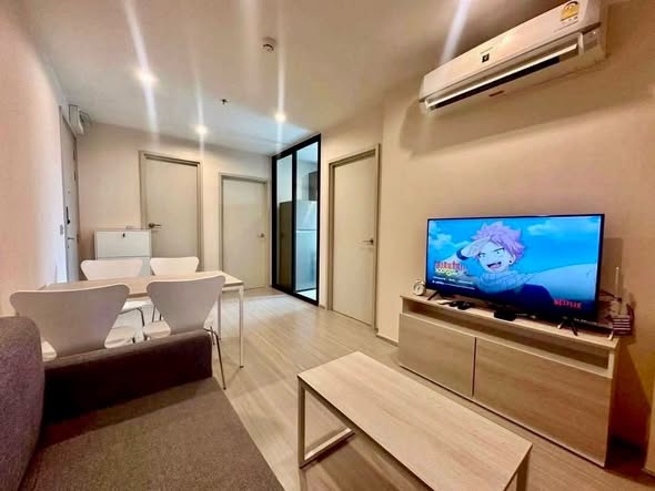 living room and room interior of แอสปาย เอราวัณ ไพร์ม Aspire Erawan Prime