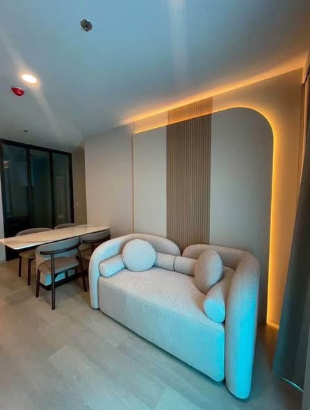 bedroom and living room of Aspire Onnut Station