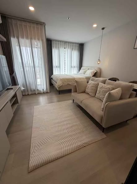 bedroom and living room of Aspire Onnut Station