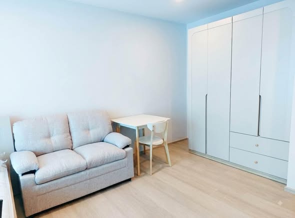 bedroom and room interior of Aspire Onnut Station