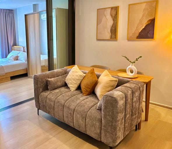 living room and bedroom of Aspire Onnut Station