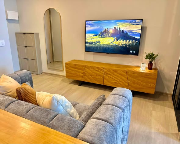 living room and room interior of Aspire Onnut Station