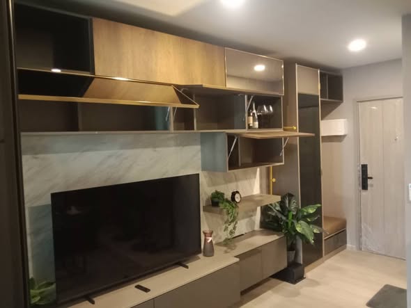 room interior of Aspire Onnut Station