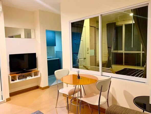 living room and room interior of Aspire Sukhumvit 48