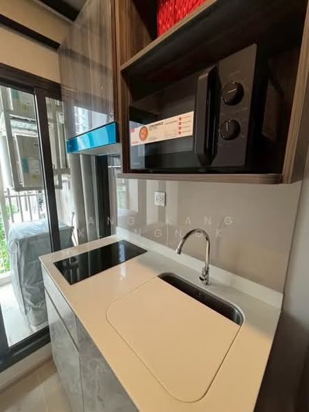 bathroom and kitchen of Aspire Sukhumvit-On Nut