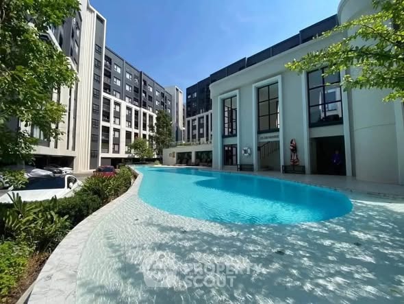 pool of Aspire Sukhumvit-On Nut
