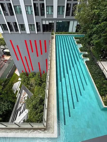 pool of Aspire Sukhumvit-Rama 4