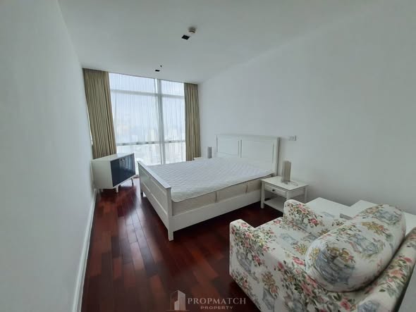 bedroom of Athenee Residence