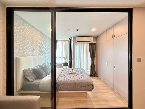 bedroom and room interior of Atmoz รัชดา-ห้วยขวาง คอนโด