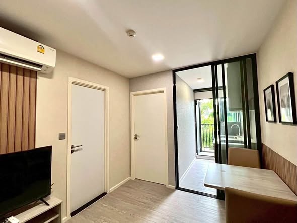 bedroom and room interior of Atmoz Tropicana Bangna