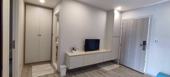 bedroom and room interior of ATTITUDE BEARING CONDOMINIUM