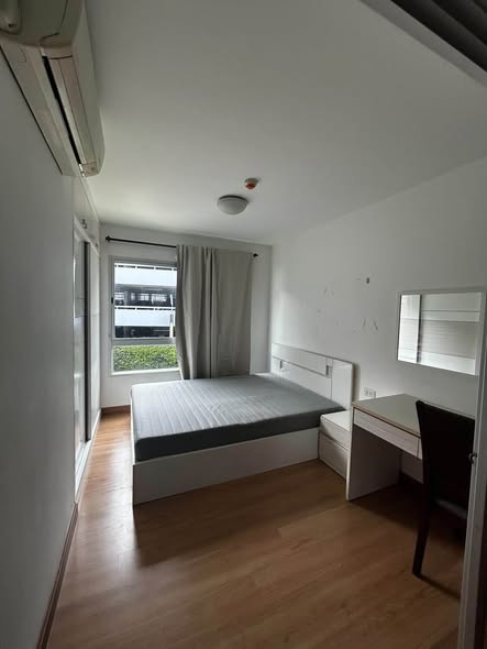 bedroom of August Condo Charoen Krung 80