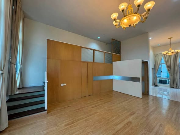 bedroom of Baan Klang Krung Sathon-Narathiwas