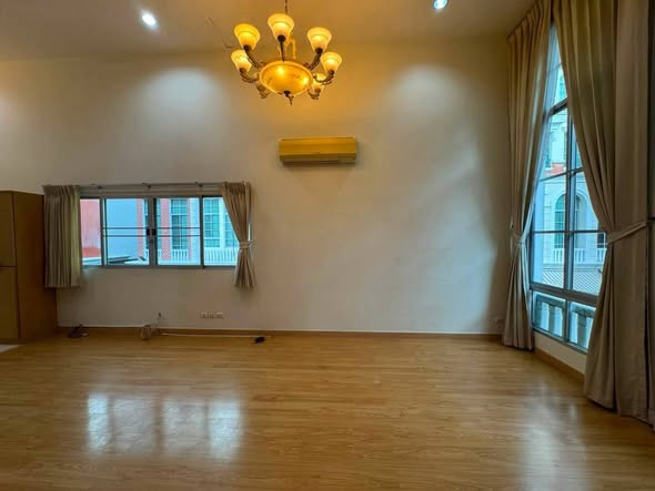 Baan Klang Krung Sathon-Narathiwas