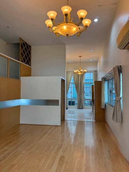 Baan Klang Krung Sathon-Narathiwas