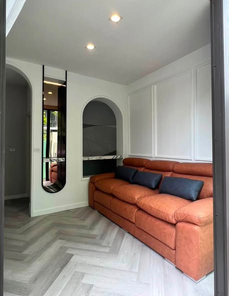 living room and room interior of Baan Klang Muang CLASSE