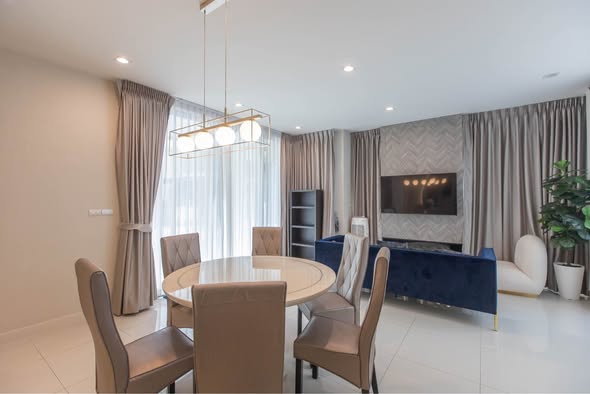 living room and room interior of Baan Klang Muang CLASSE