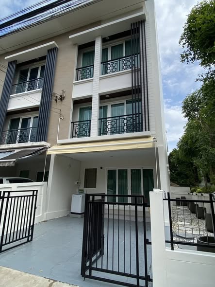 Baan Klang Muang Rama 9